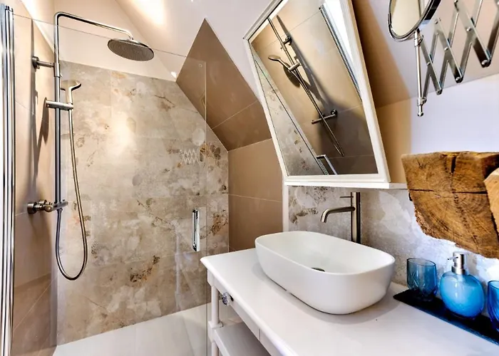 La Demeure Du Choeur - Romantique 3*